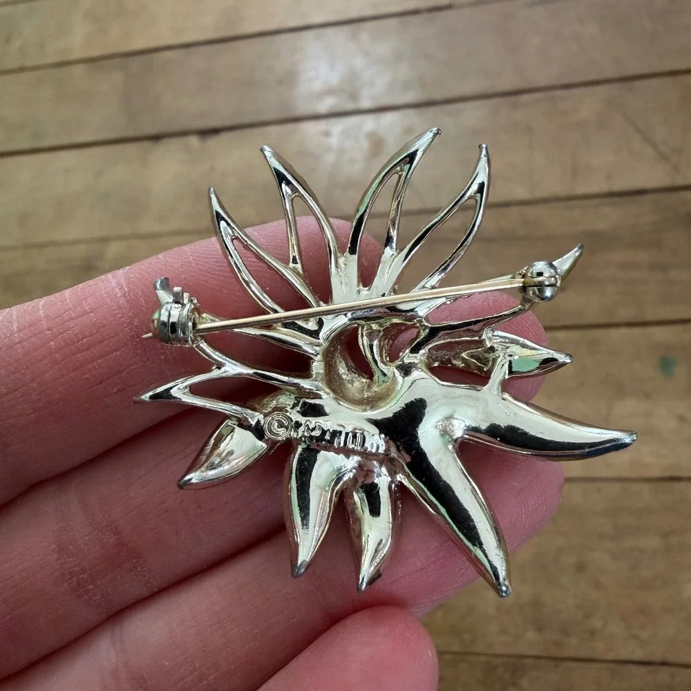 Vtg Sarah Coventry Silver Tone Sunburst Brooch‎ 60s Textured  Pin Statement MCM